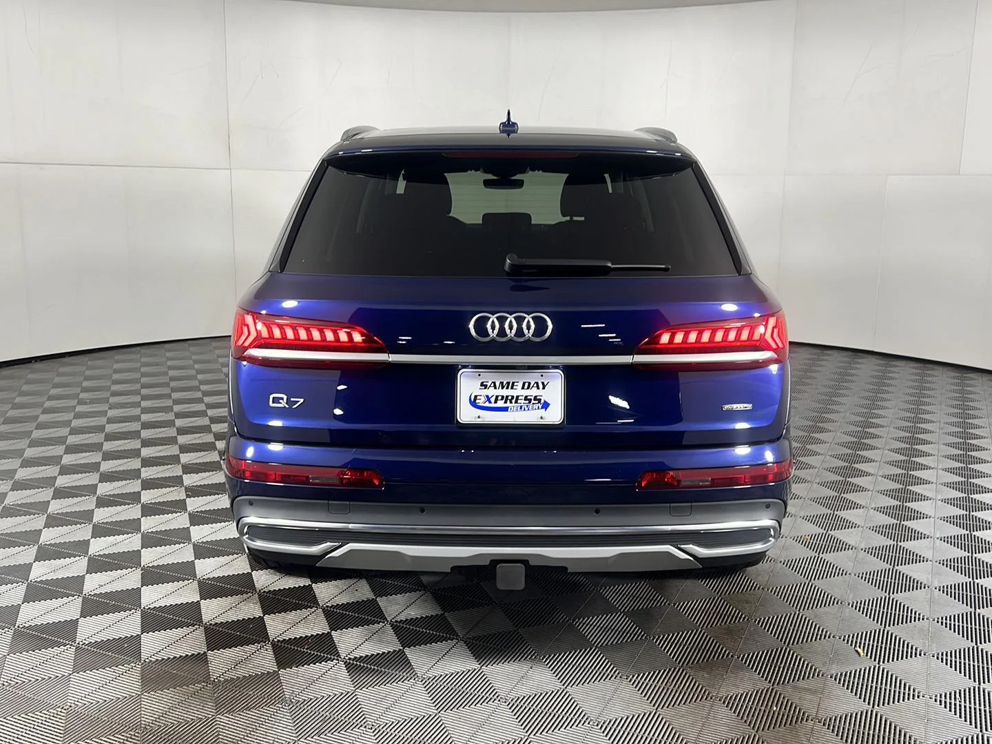 Used 2023 Navarra Blue Metallic Audi Premium Plus image 8