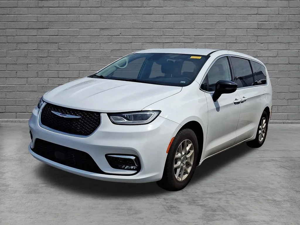 Used 2024 Bright White Cl Chrysler Touring L image 4