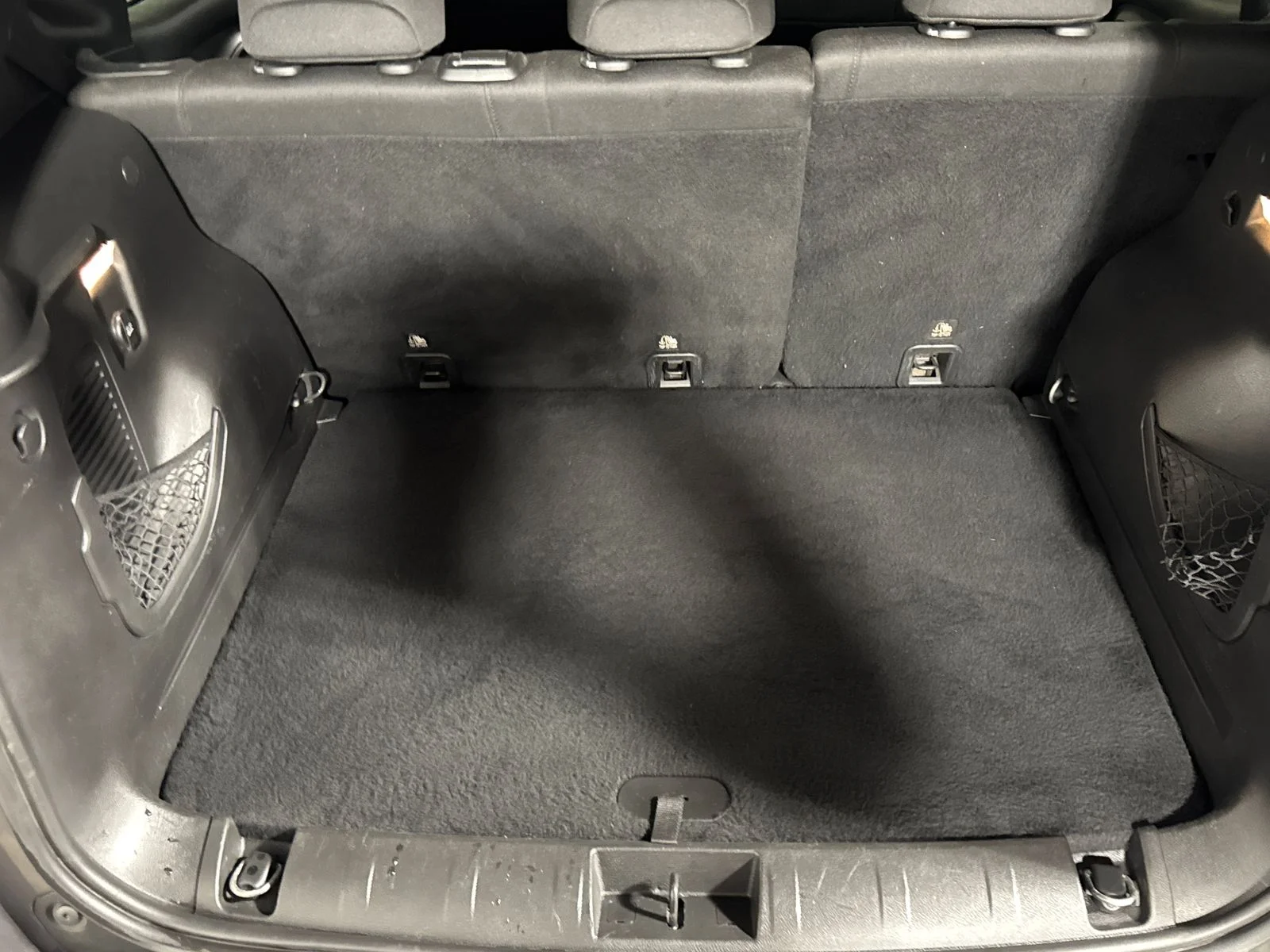Used 2017 Granite Crystal Metallic Clearcoat Jeep Latitude image 26