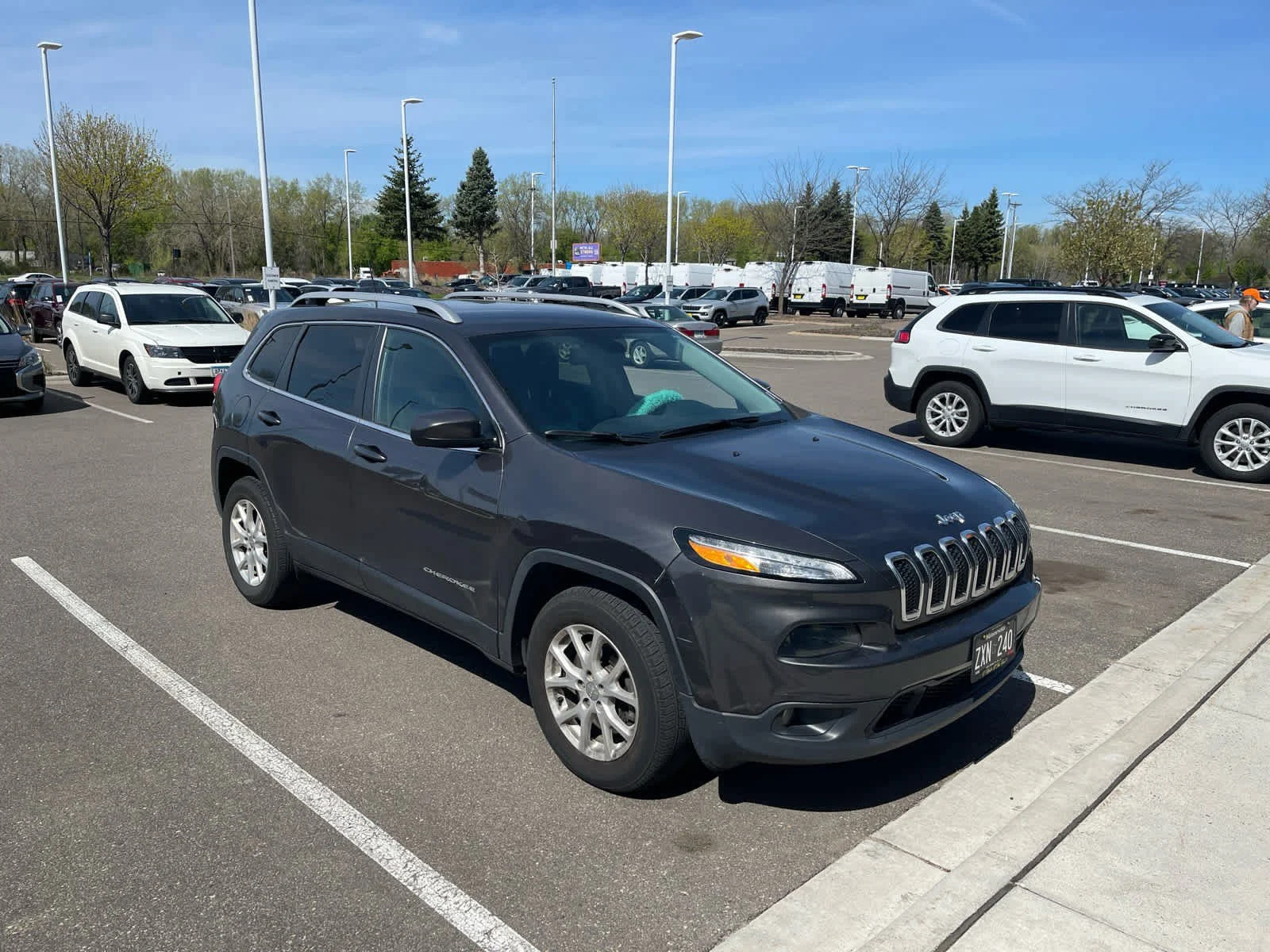 Used 2017 Jeep Cherokee Latitude with VIN 1C4PJMCB2HW509662 for sale in Brooklyn Park, Minnesota