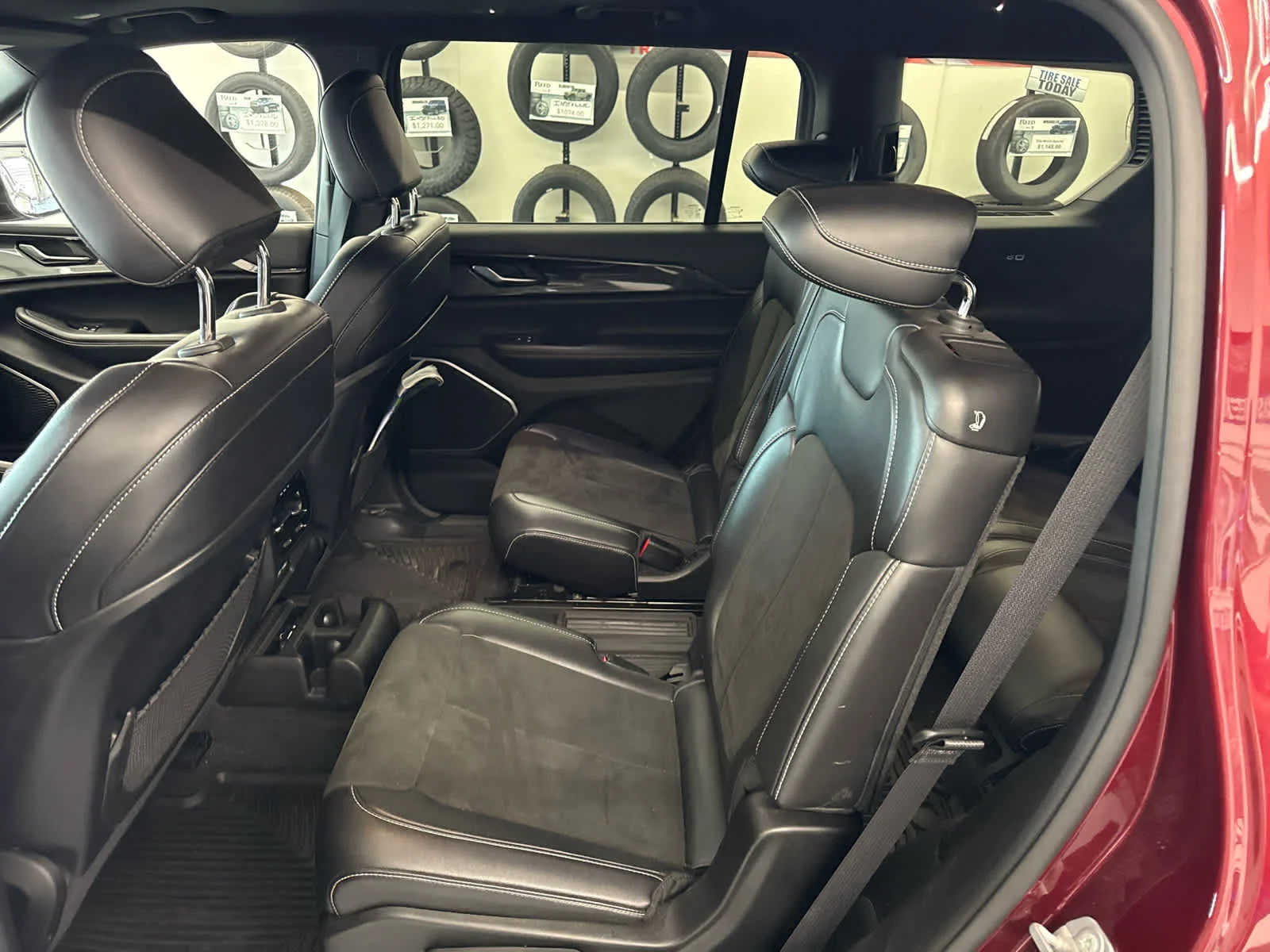 Used 2022 Velvet Red Pearlcoat Jeep Altitude image 10