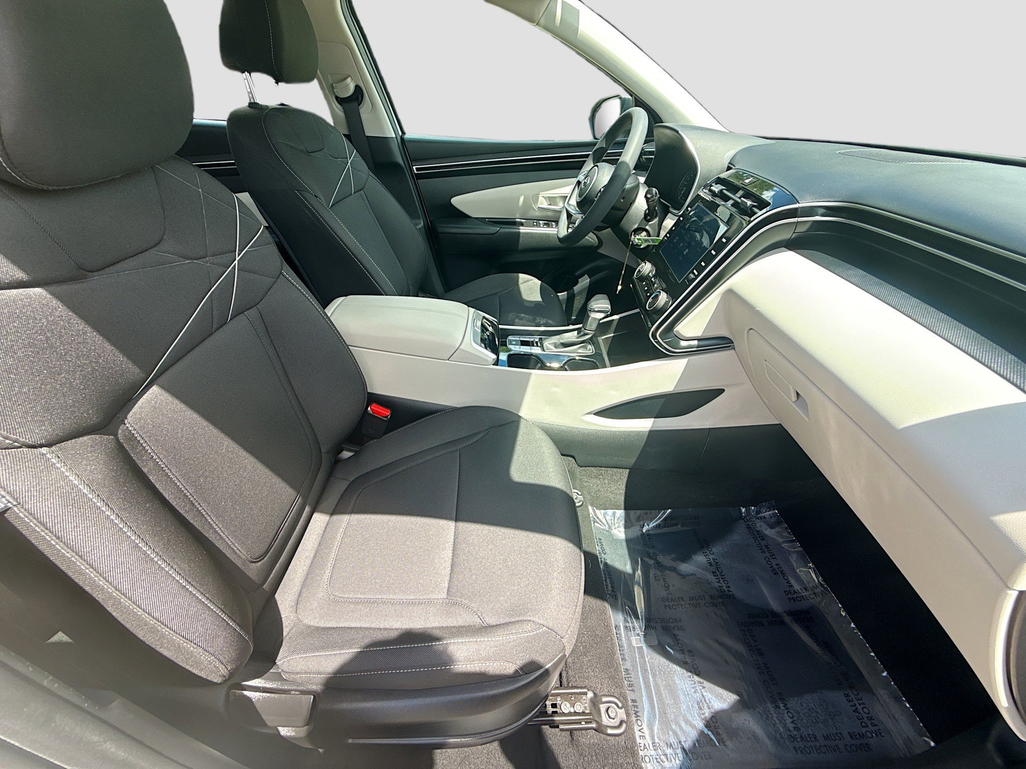 2024 Hyundai Tucson SE - Photo 28