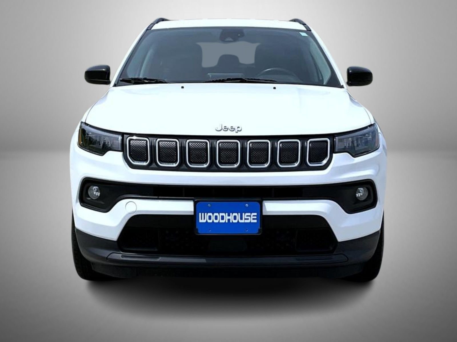 Used 2022 White Jeep Latitude image 2
