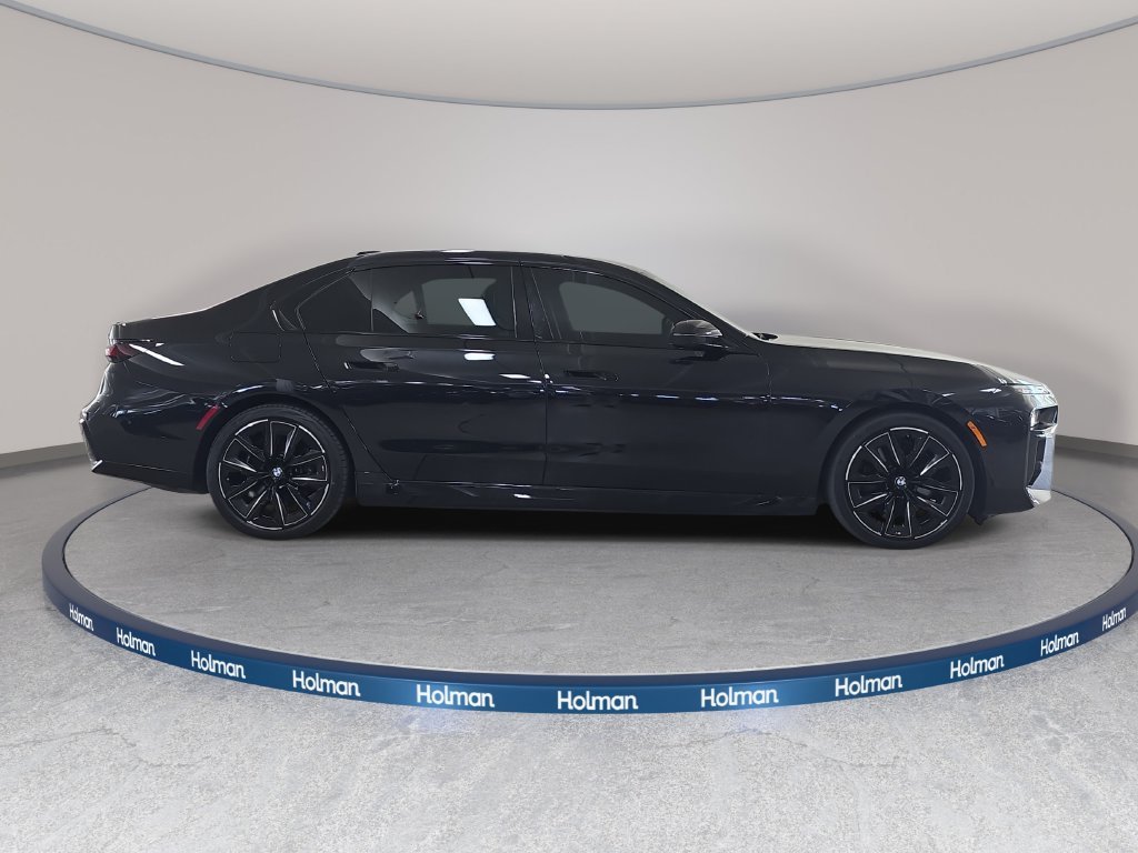 Certified Used 2023 Black Sapphire Metallic BMW xDrive60 image 4
