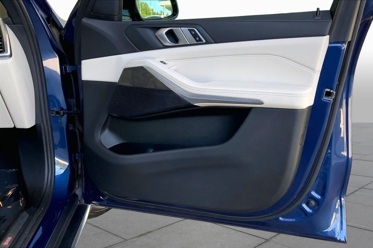 Used 2020 Phytonic Blue Metallic BMW xDrive40i image 23