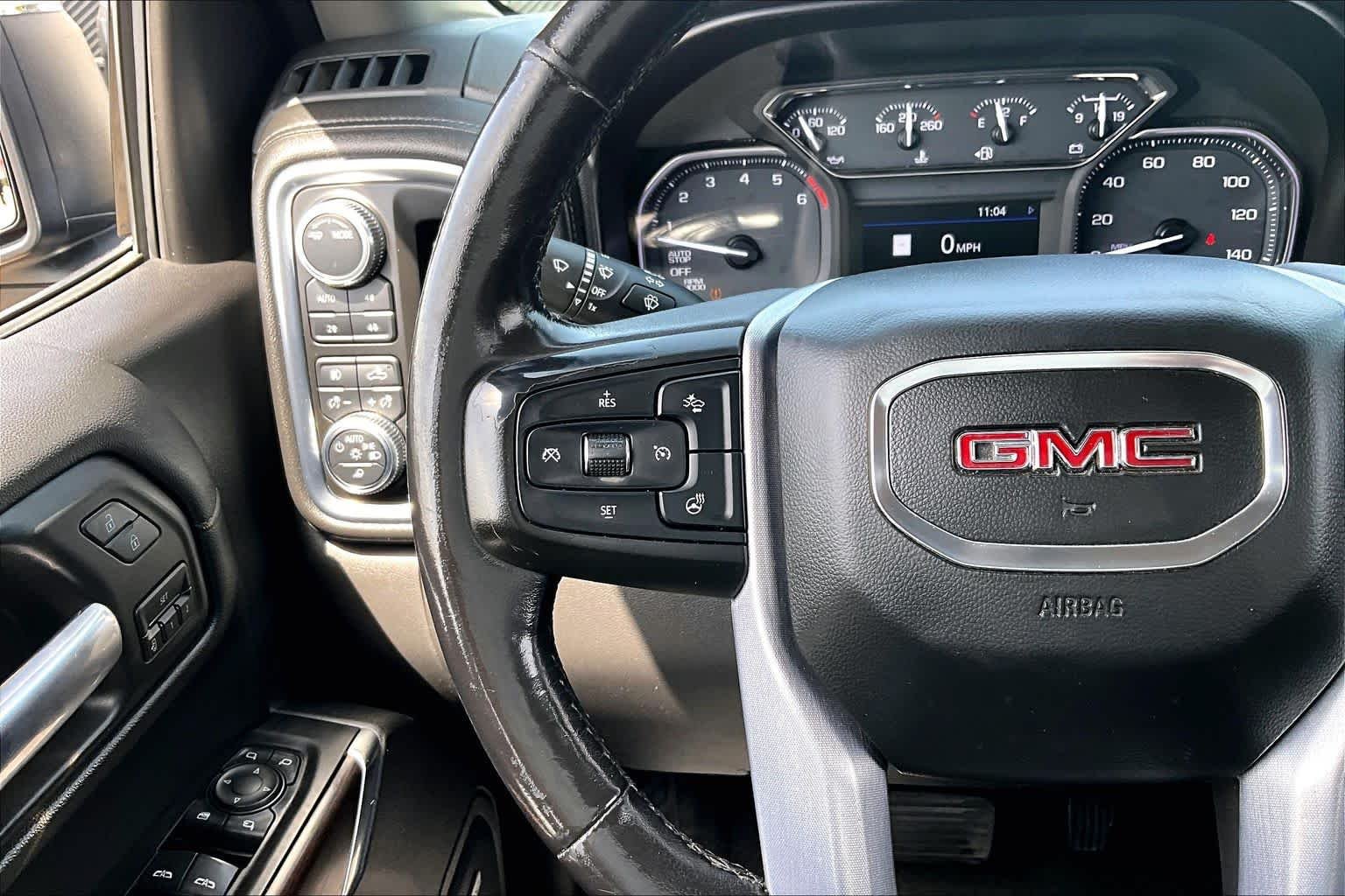 Used 2020 ONYX BLACK GMC SLT image 24