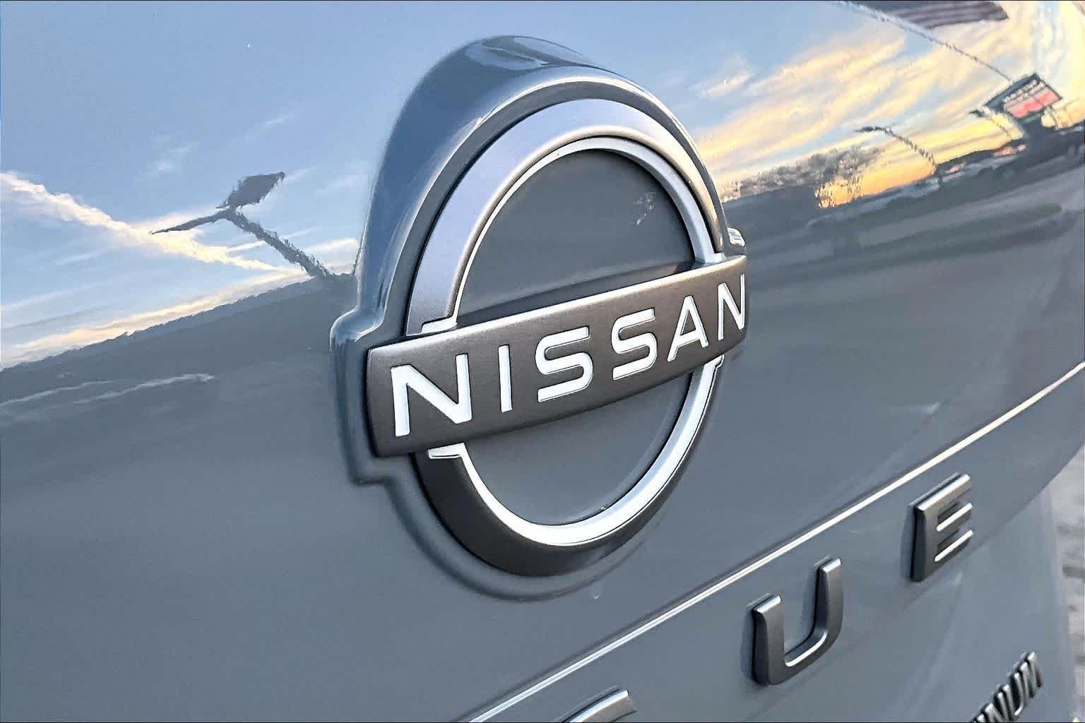 Used 2024 Boulder Gray Pearl Nissan Platinum image 10