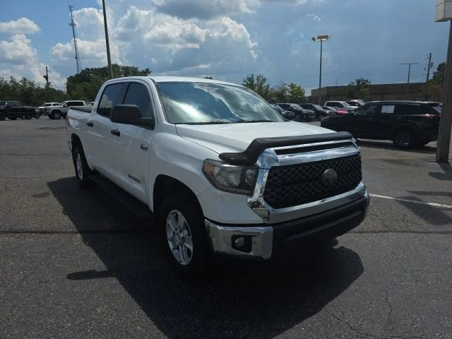 Used 2020 White Toyota SR5 image 1