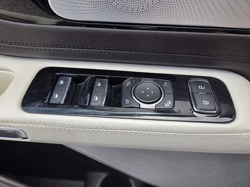 Used 2020 Black Metallic LINCOLN BLACK LABEL AWD image 26