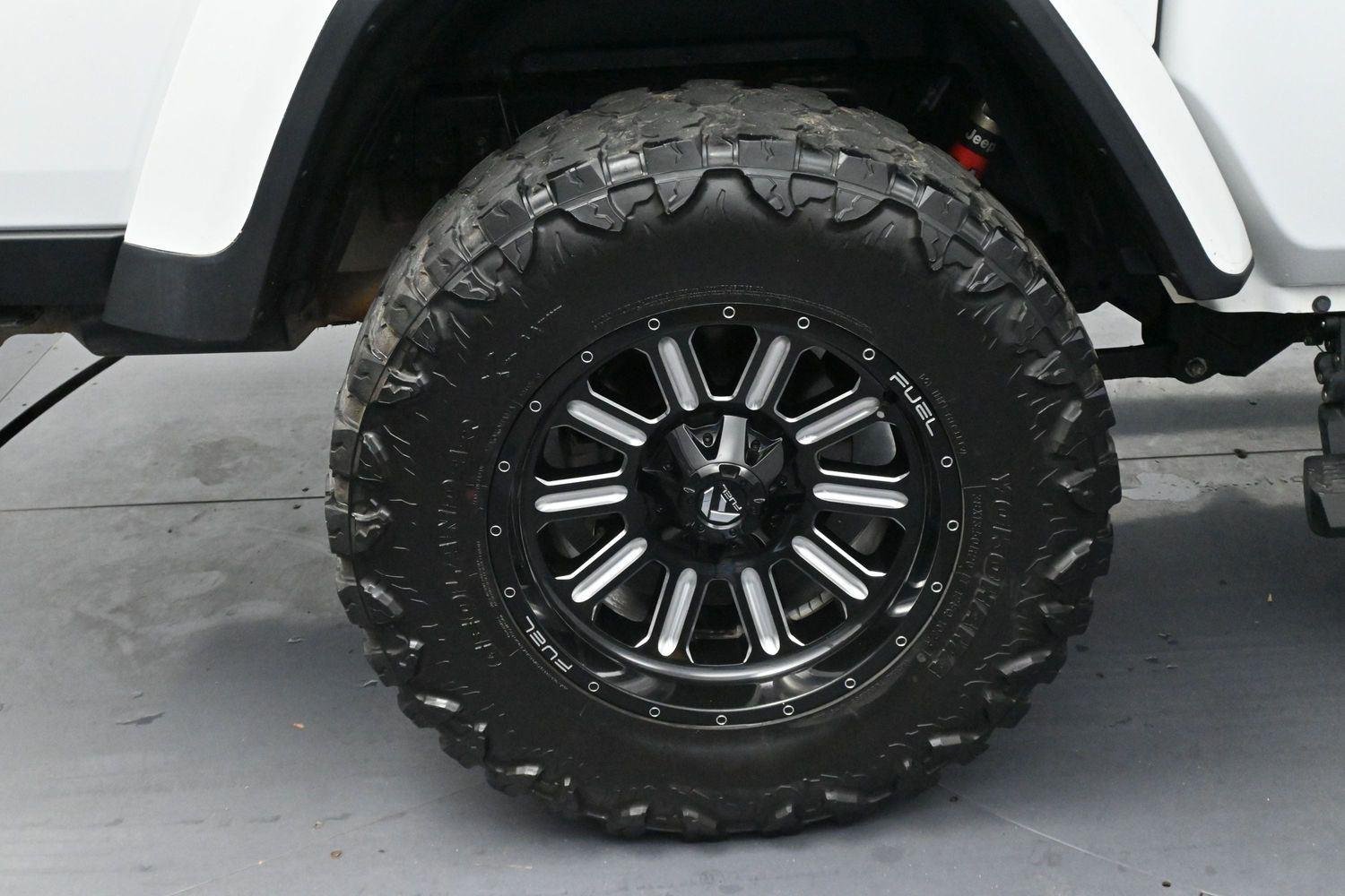 Used 2021 Bright White Clearcoat Jeep Rubicon image 33