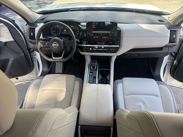 Used 2024 White Nissan SL image 9