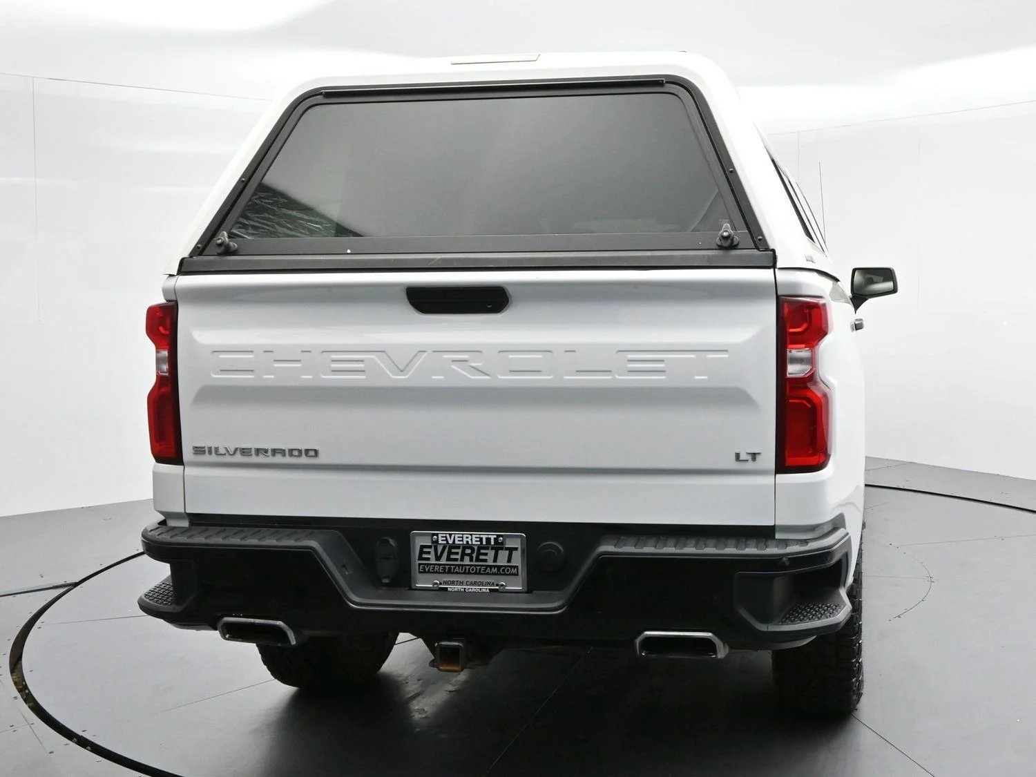 Used 2022 Summit White Chevrolet LT Trail Boss image 6
