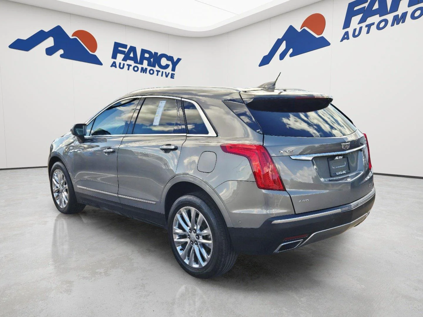 Used 2019 Bronze Dune Metallic Cadillac Platinum AWD image 7