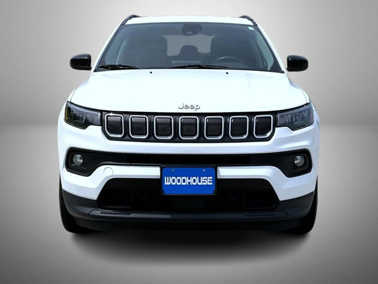 Used 2022 White Jeep Latitude image 2