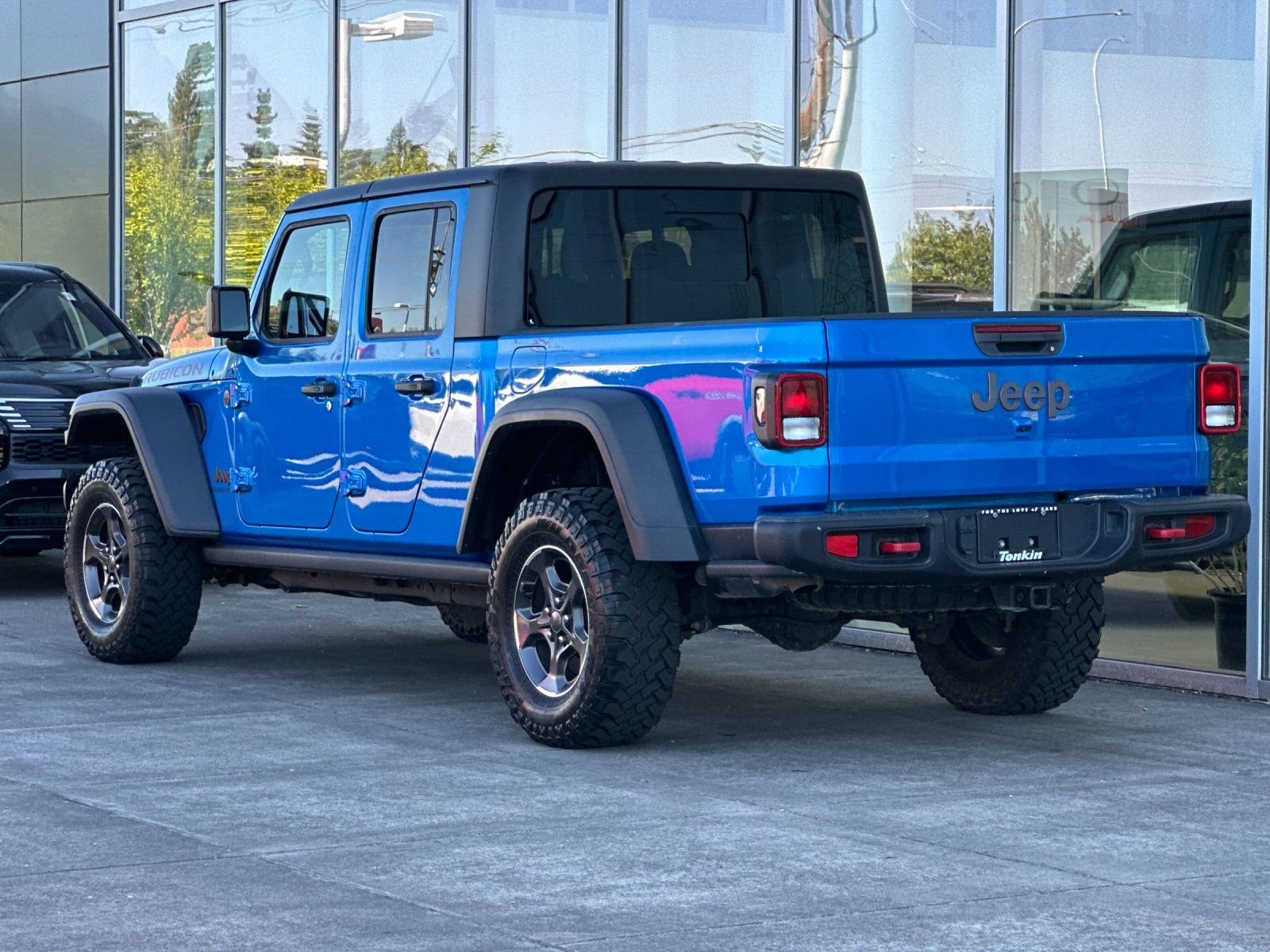 Used 2020 Hydro Blue Pearlcoat Jeep Rubicon image 5
