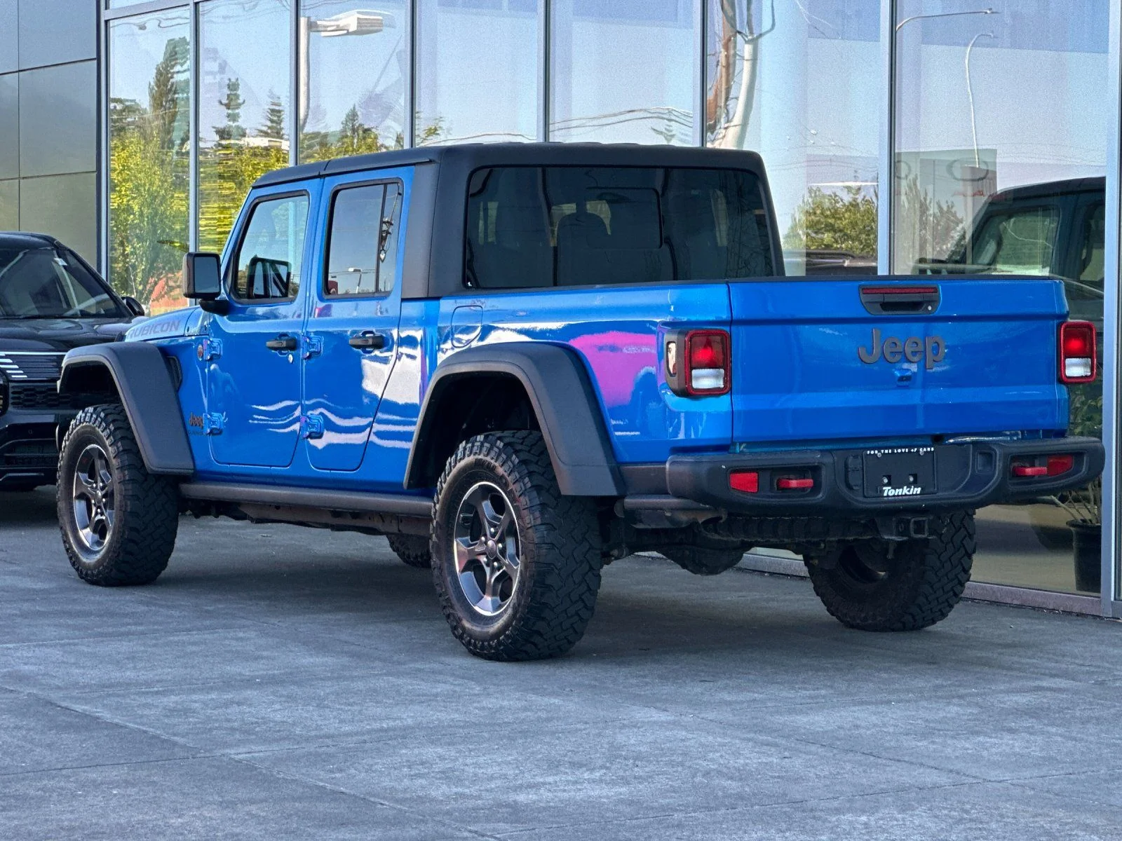 Used 2020 Hydro Blue Pearlcoat Jeep Rubicon image 5