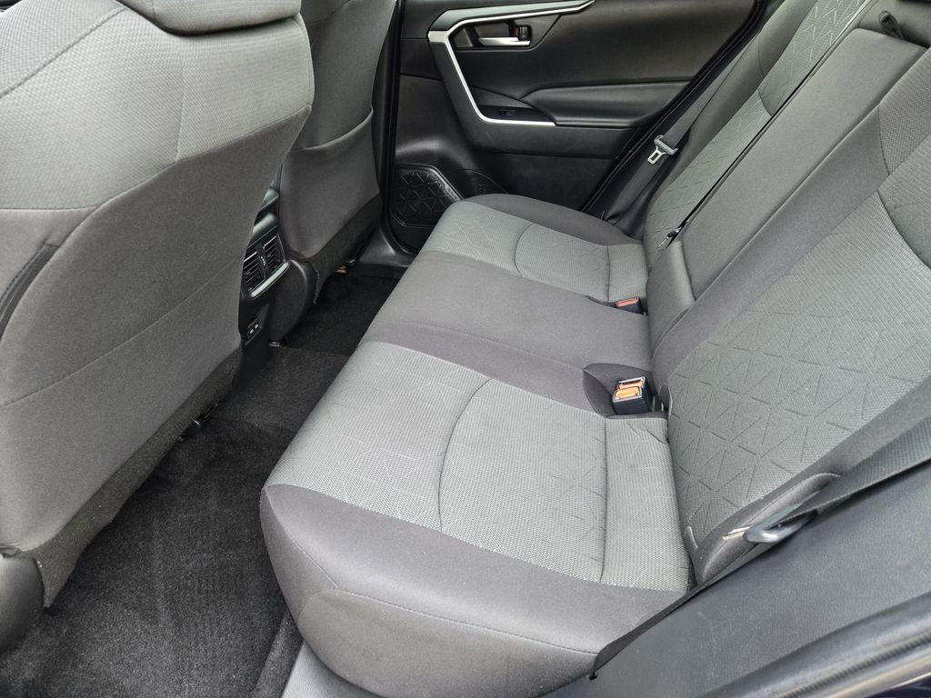 2024 Toyota RAV4 XLE - Photo 19