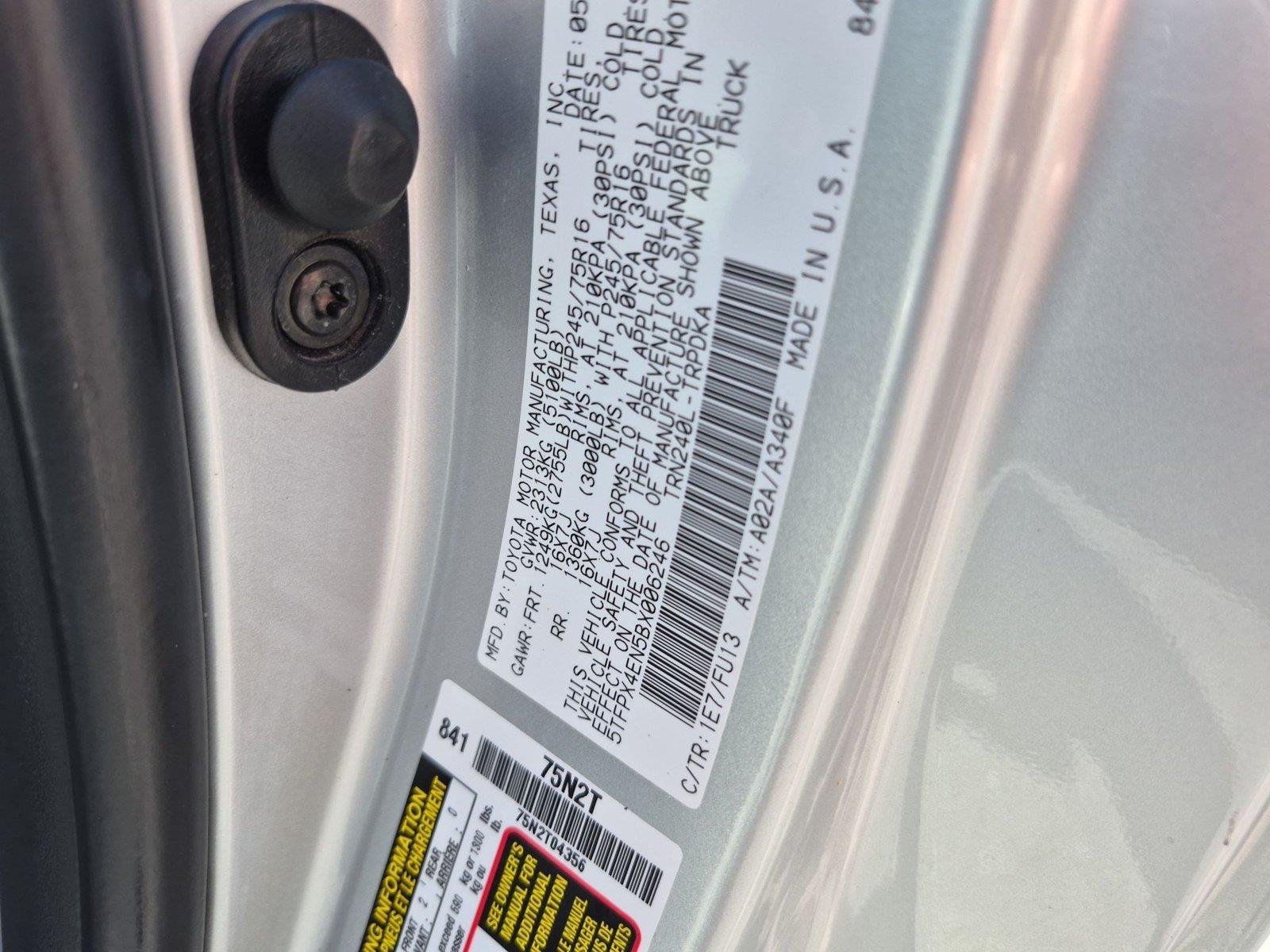 Used 2011  TOYOTA REGCAB image 31