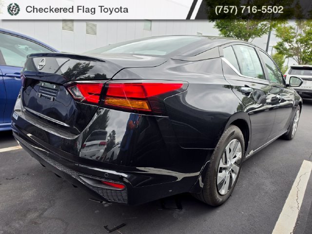 Used 2024 Super Black Clearcoat Nissan 2.5 S image 6