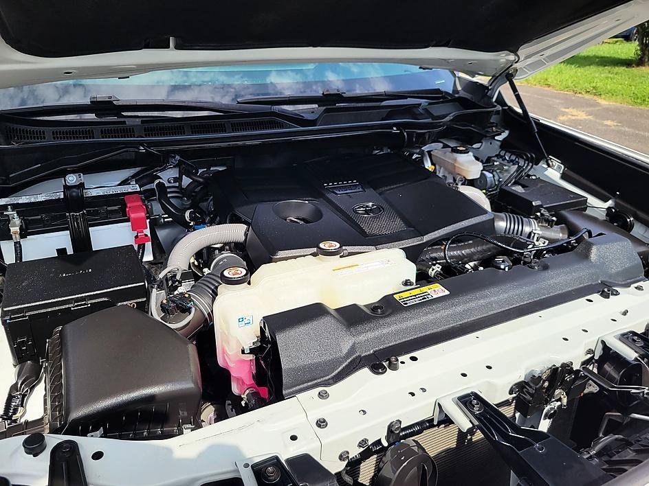 Used 2024 Ice Toyota SR5 image 17