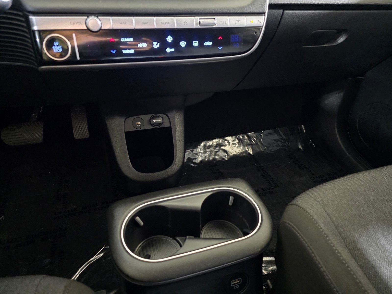 Used 2022 Atlas White Hyundai SE image 27