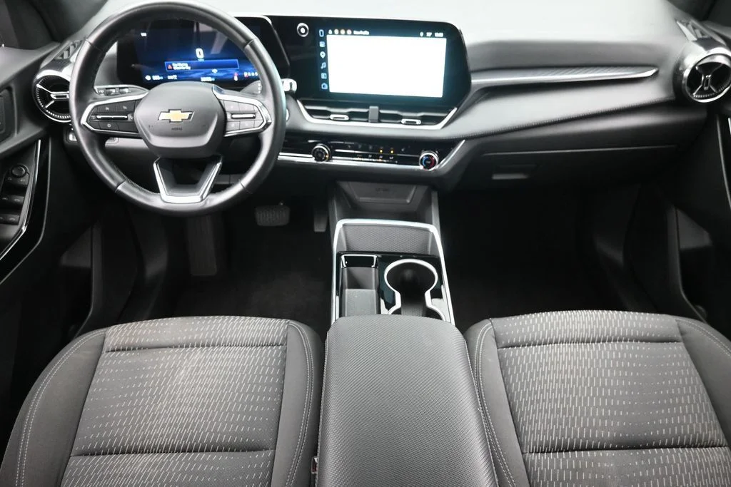 Used 2025 White Chevrolet LT image 16