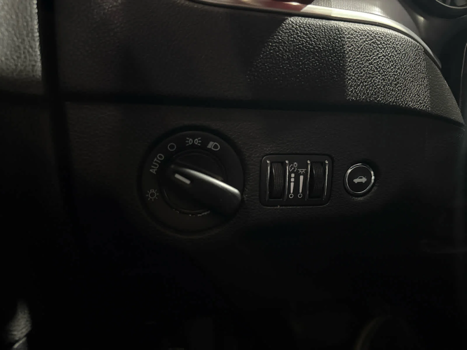 Used 2021 Gray Dodge SXT RWD image 22