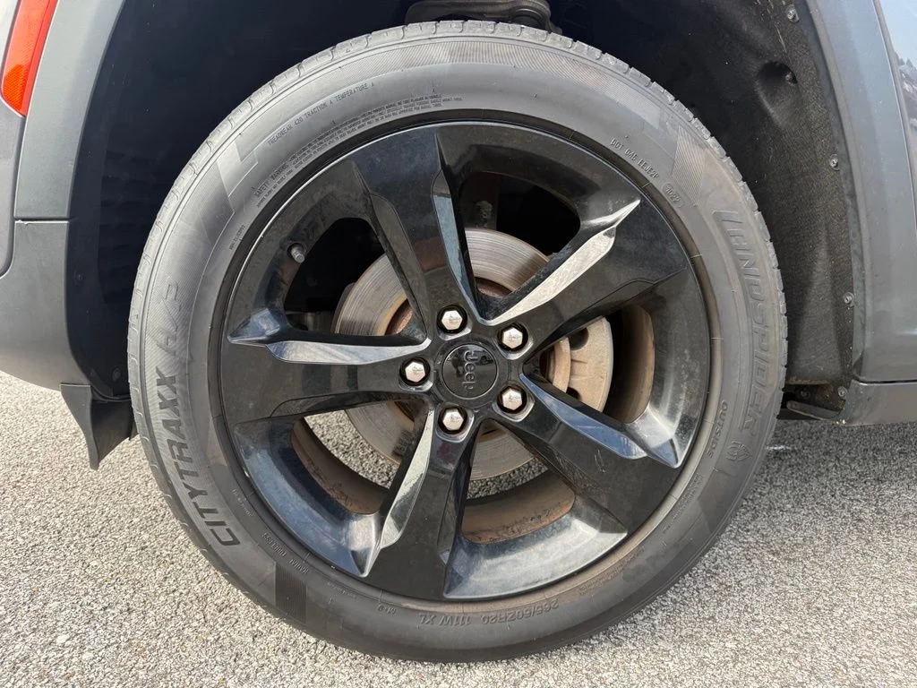 Used 2023 Gray Jeep Altitude X image 21