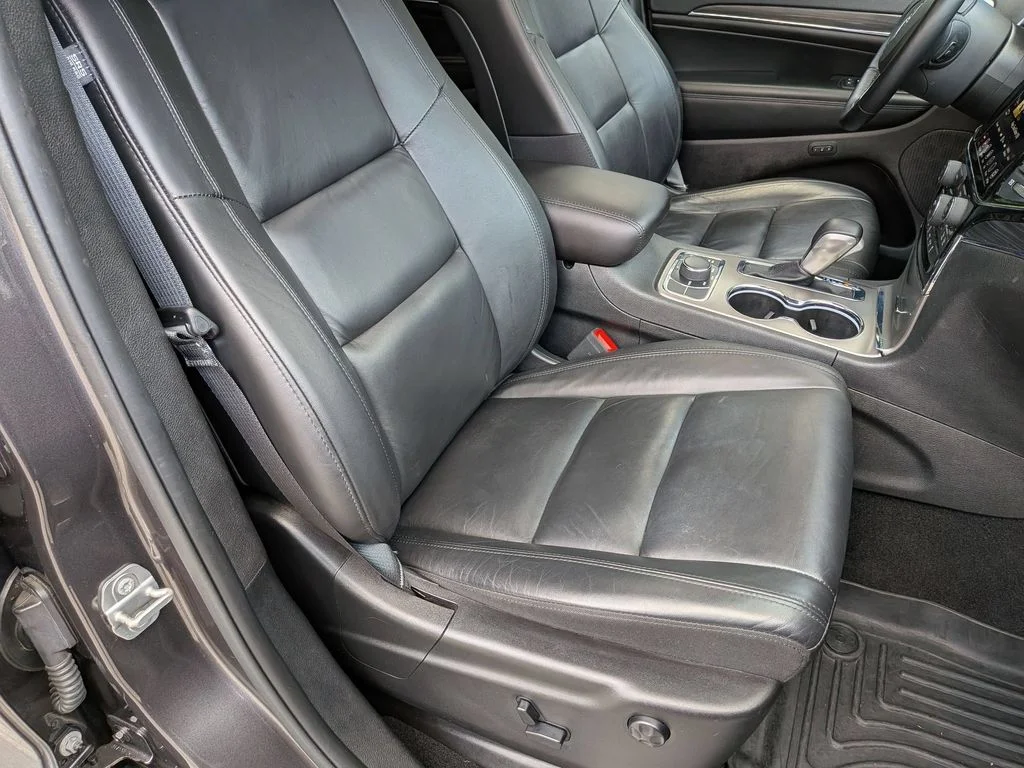 Used 2021 Gray Jeep Limited image 29