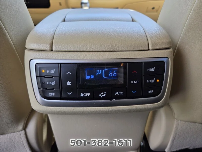 Used 2019 Blizzard Pearl TOYOTA LIMITED V6 FWD image 17
