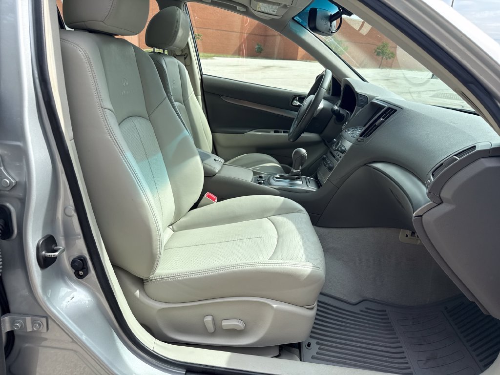 Used 2010 Silver INFINITI X image 20