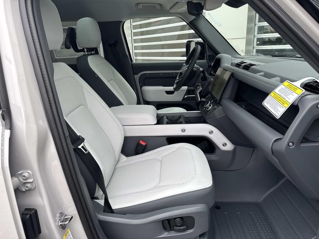 New 2026 Borasco Grey Land Rover X-Dynamic SE image 9