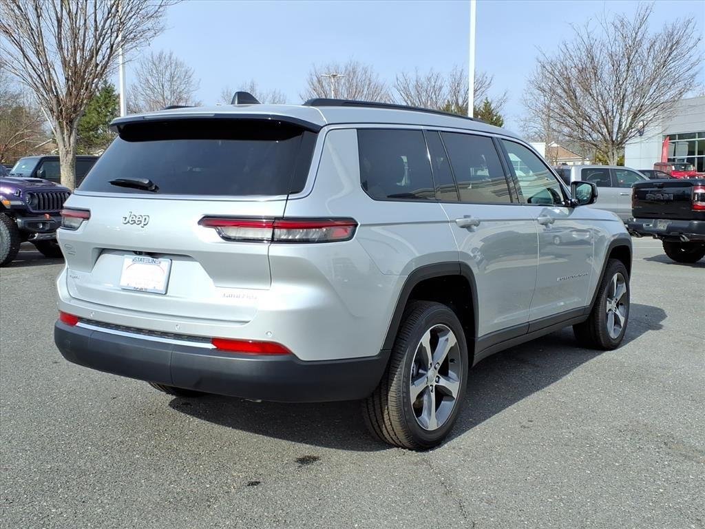 New 2025 Silver Zynith Exterior Paint Jeep Limited image 18