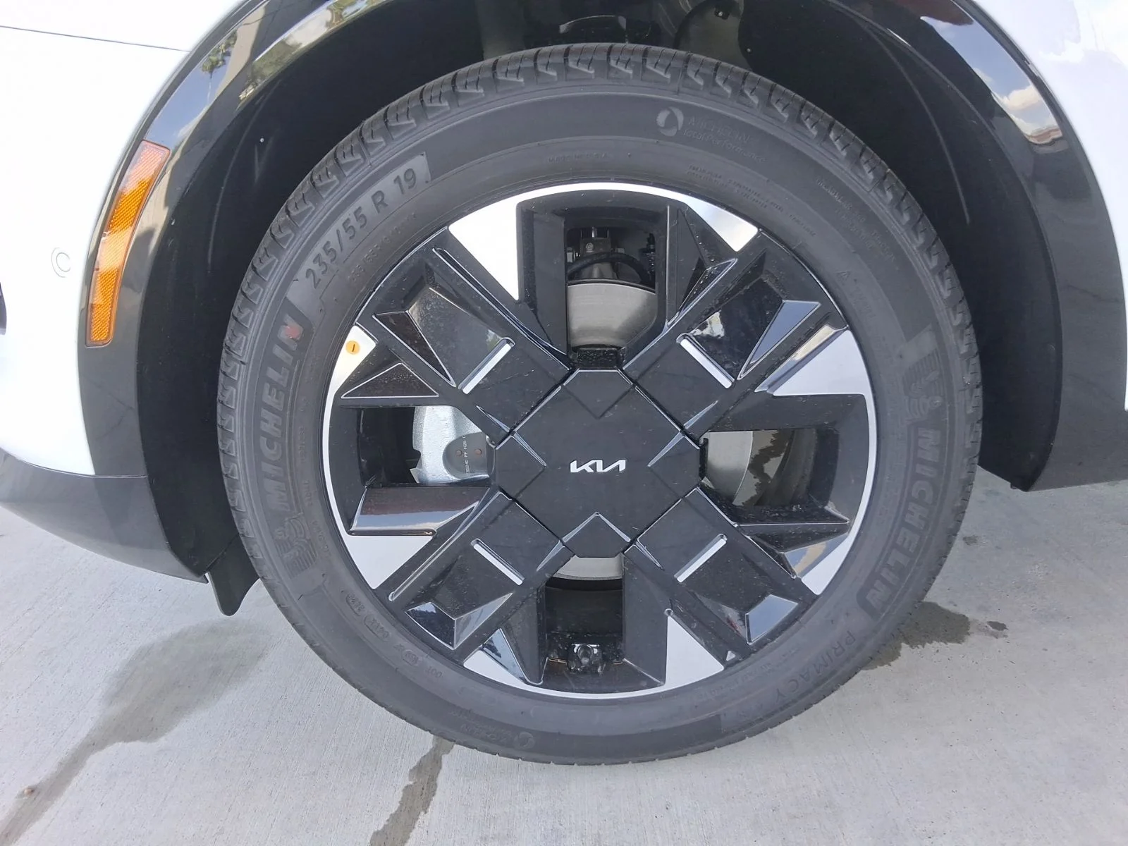 New 2026 White Kia SX-Prestige image 32