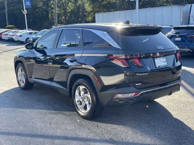 Certified Used 2023 Phantom Black Hyundai SE image 4
