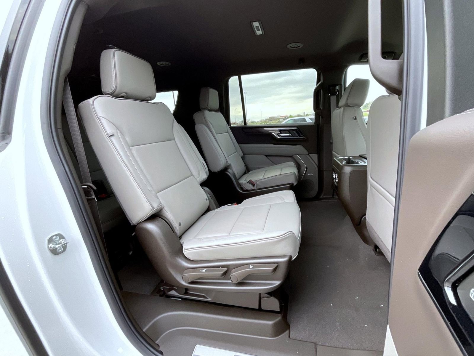 New 2026 Summit White GMC Elevation image 18