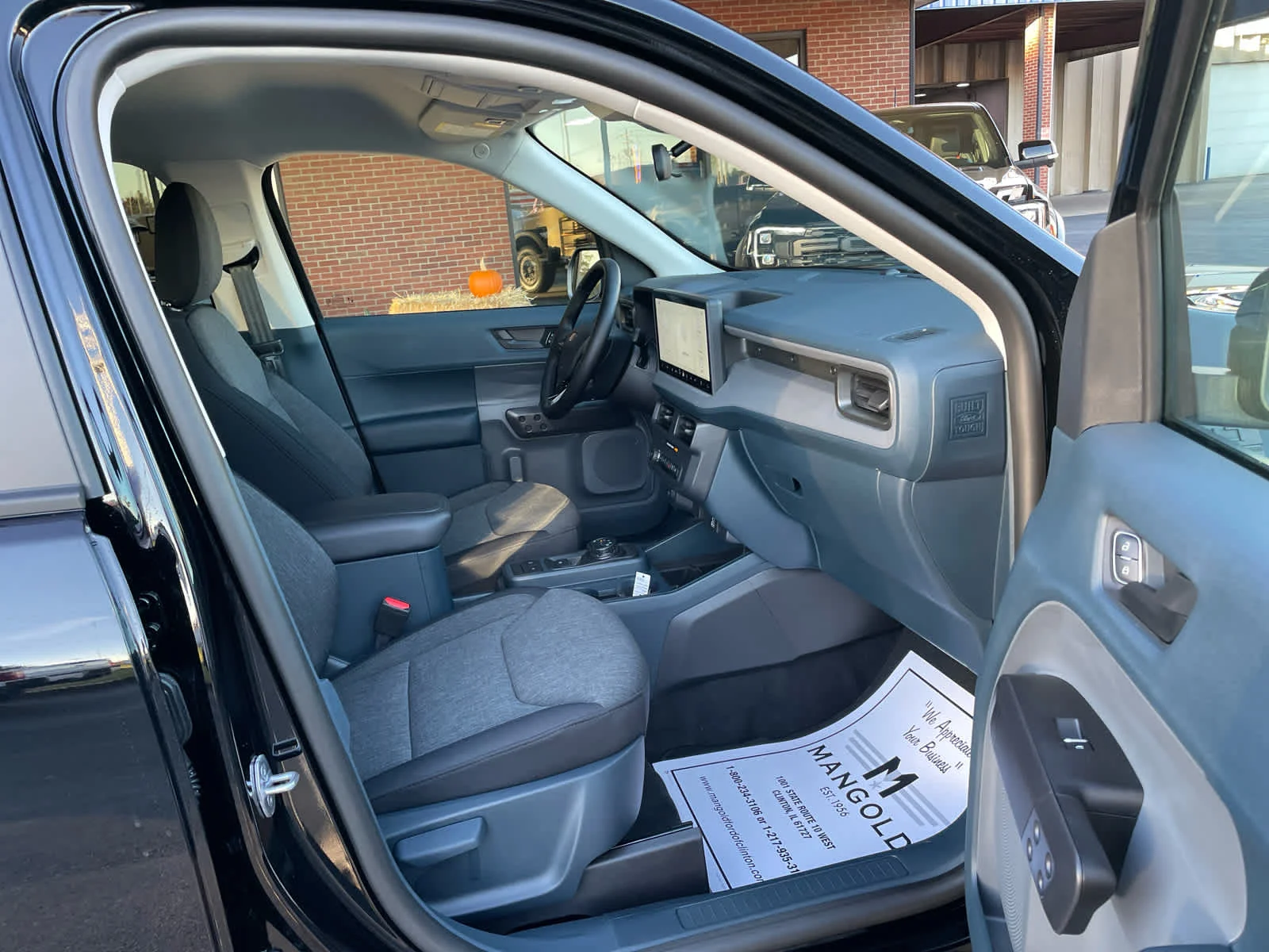 New 2025 Shadow Black Ford XLT image 8