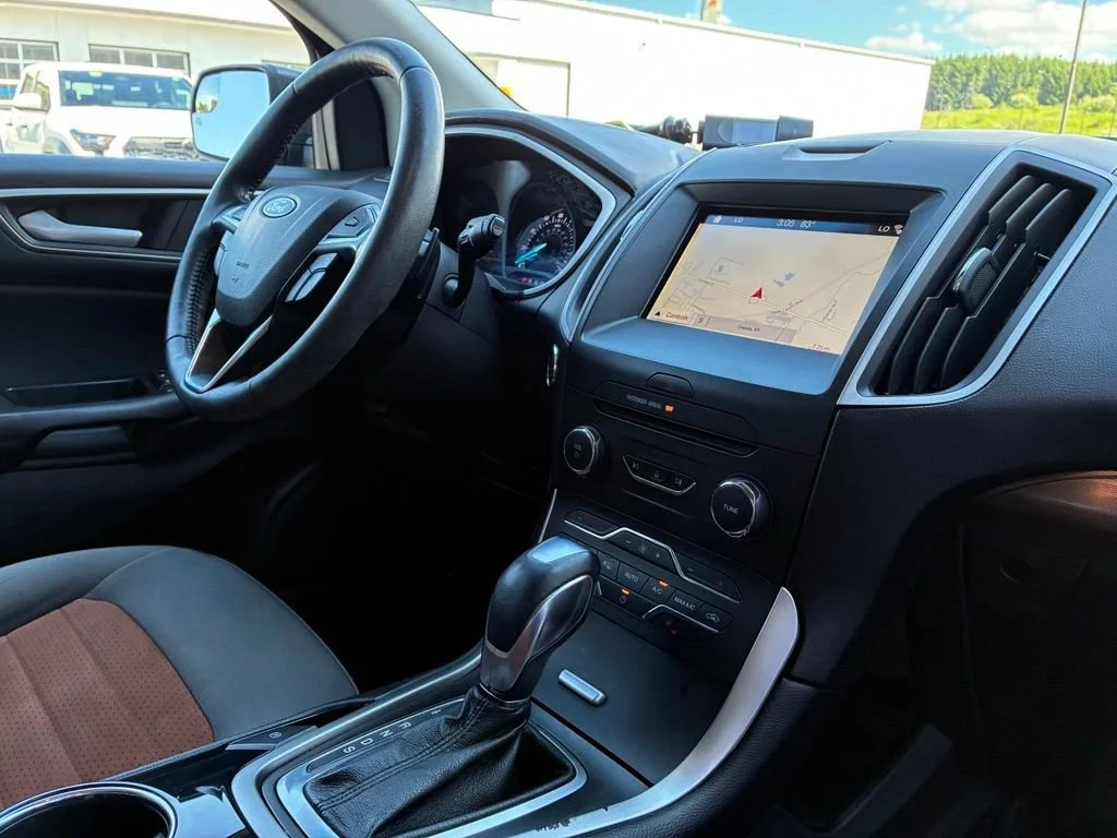 Used 2018 Shadow Black Ford SEL image 41