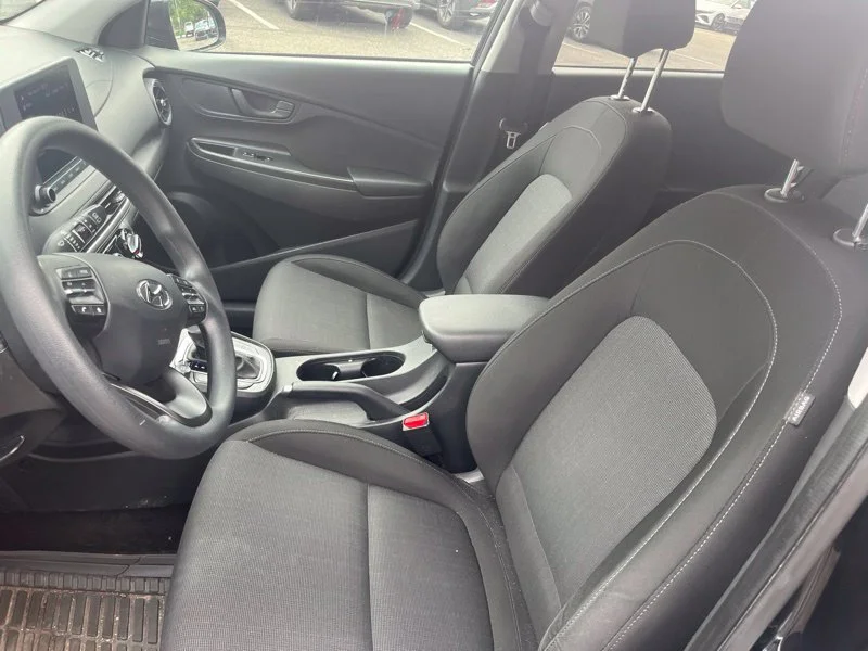 Used 2023 Black Hyundai SEL image 9
