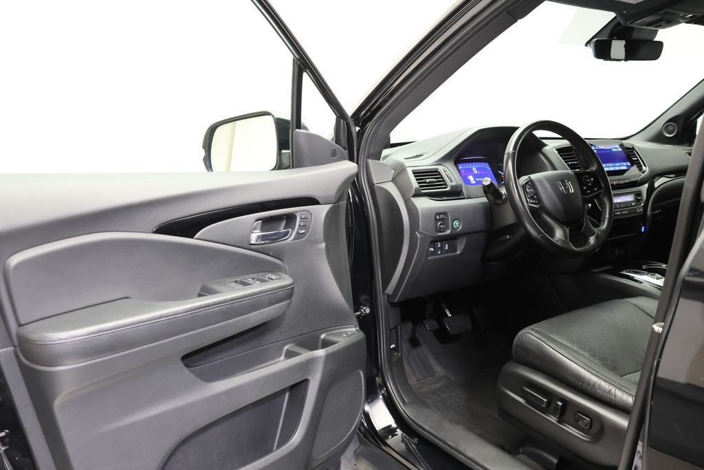 Used 2019 Crystal Black Pearl Honda Elite image 28