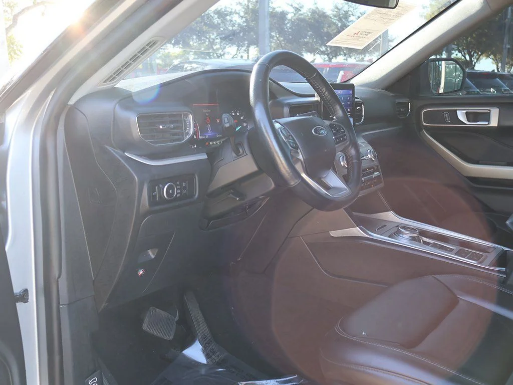 2023 Ford Explorer XLT - Photo 25