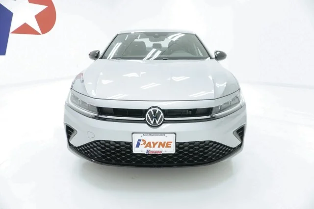 2026 Volkswagen Jetta Sport - Photo 2