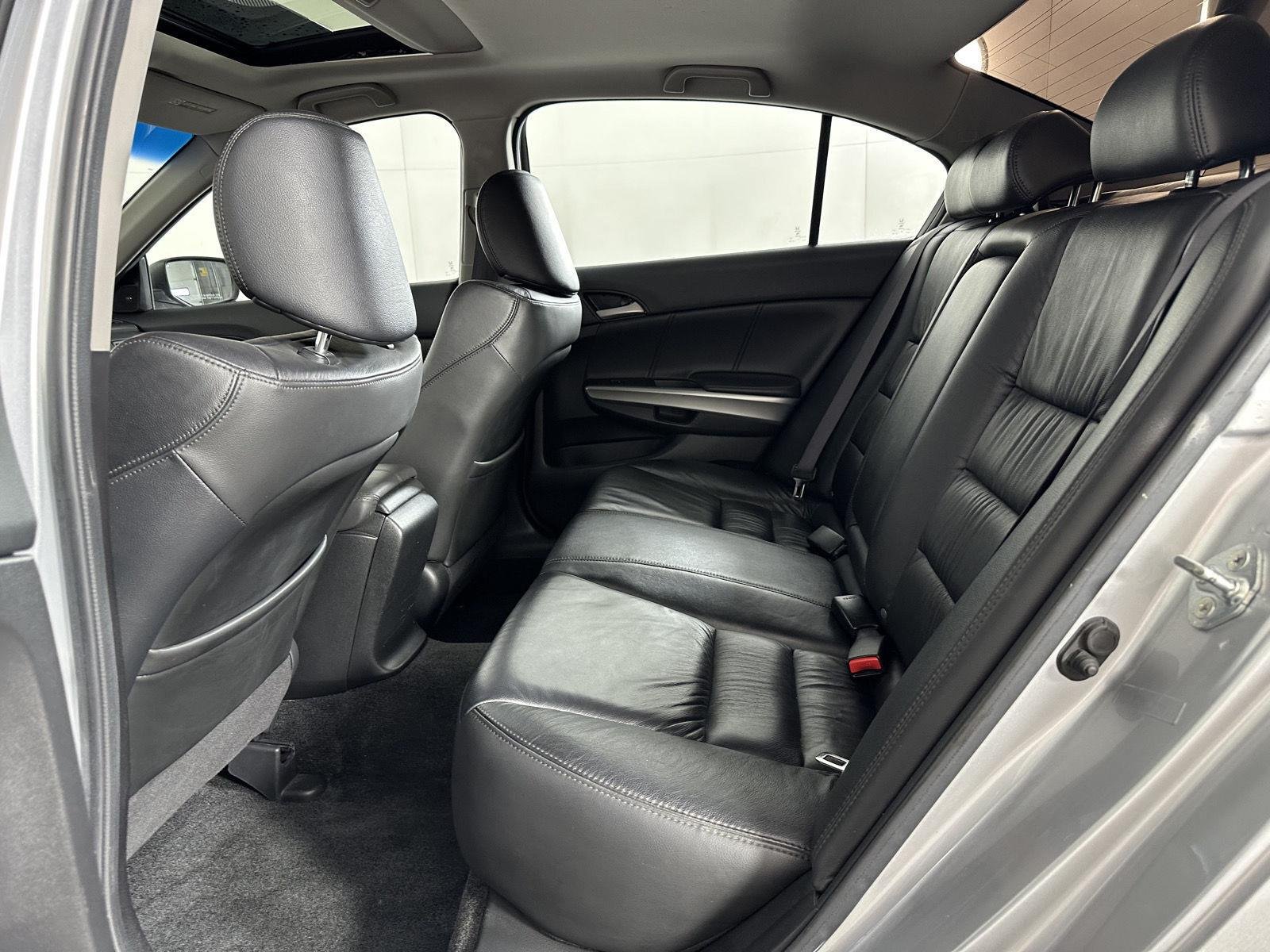 Used 2009 Polished Metal Metallic Honda EX-L image 13
