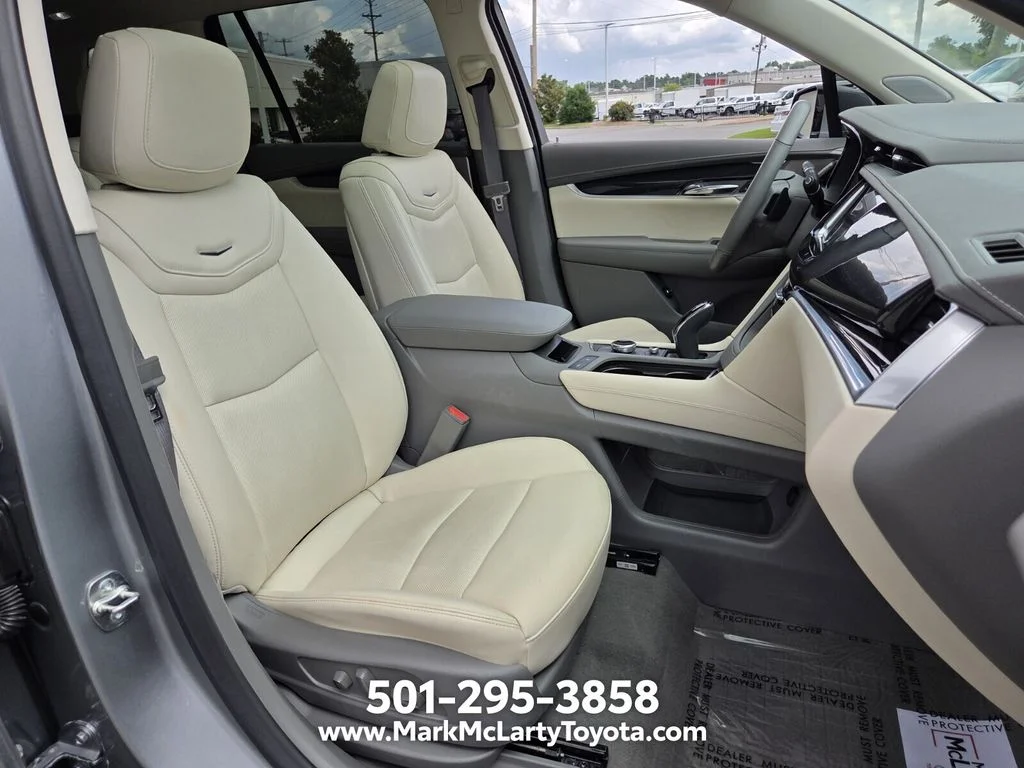 Used 2024 Silver Cadillac Premium Luxury image 17