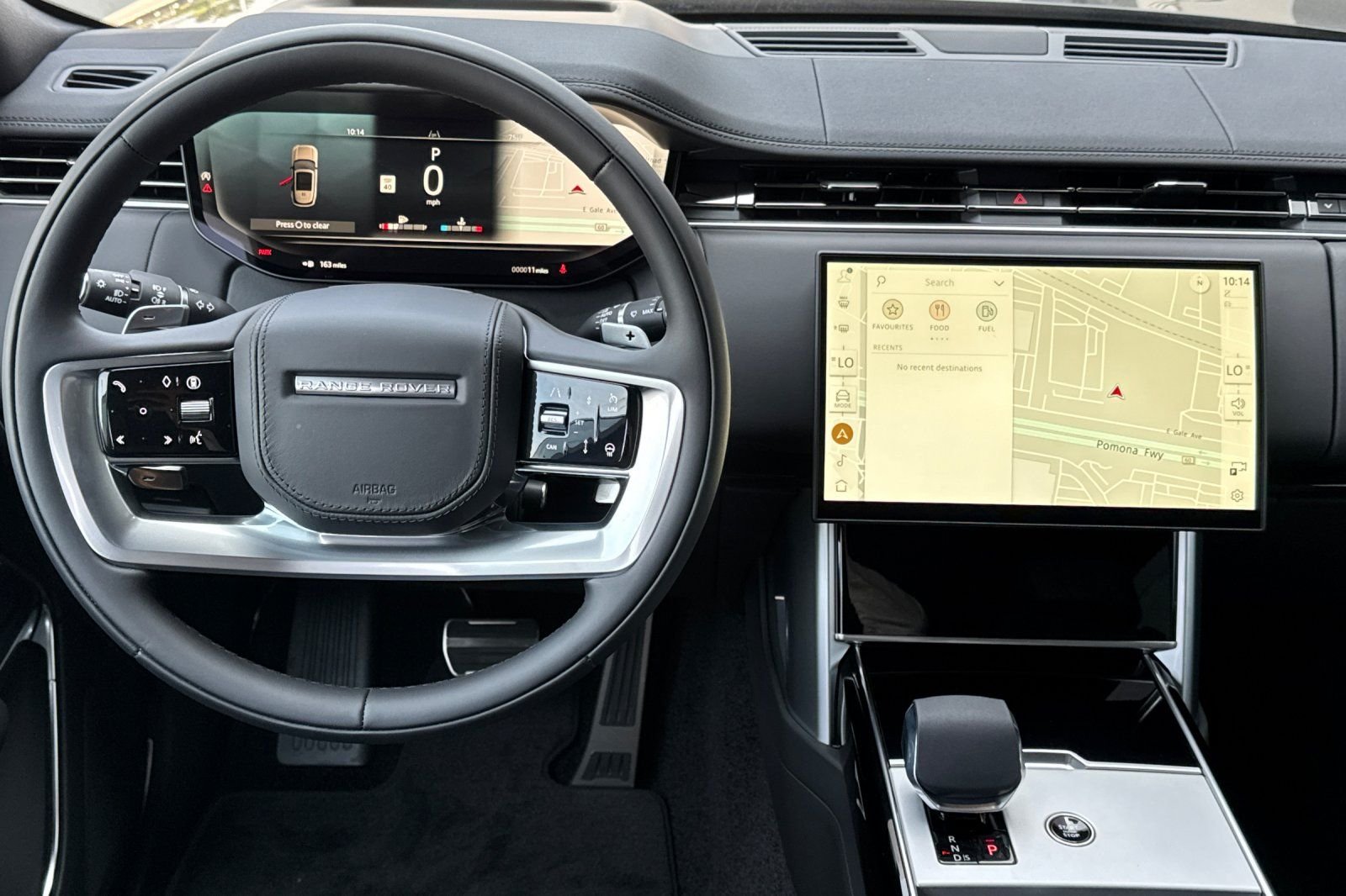 New 2026 Santorini Black Land Rover SE image 15