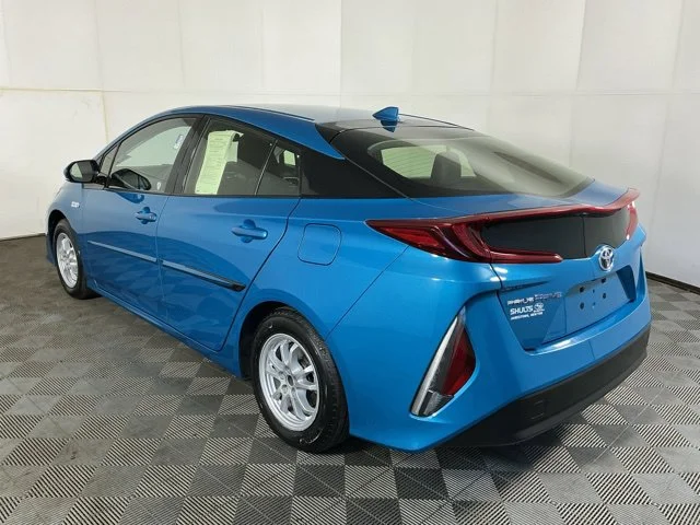 Used 2017 Blue Toyota Plus image 9