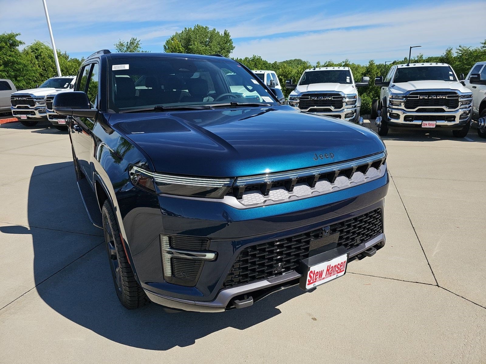 New 2026 Fathom Blue Pearlcoat Jeep Upland image 7