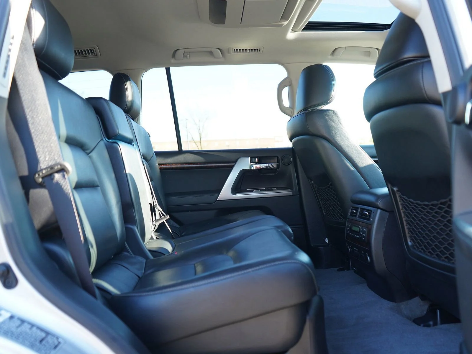 Used 2015 Classic Silver Metallic Toyota Base image 12