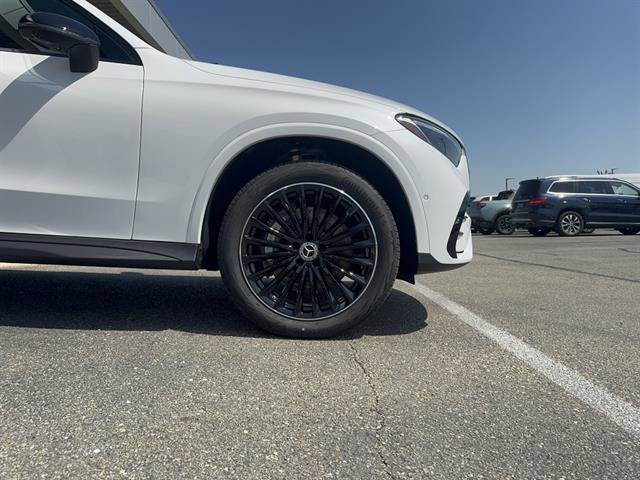 New 2026 MANUFAKTUR Moonlight White Metallic Mercedes-Benz GLC 300 4MATIC® image 26