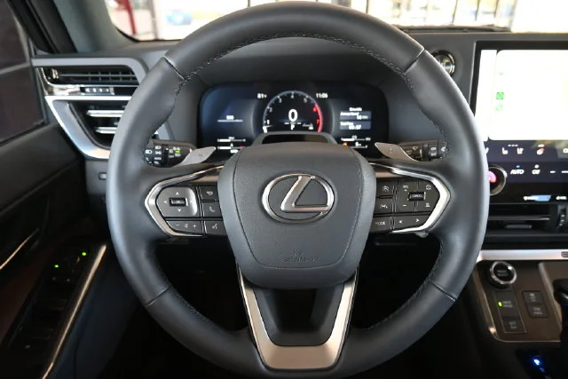 Certified Used 2025 EMINENT WHITE PEARL Lexus 550 Luxury+ image 27